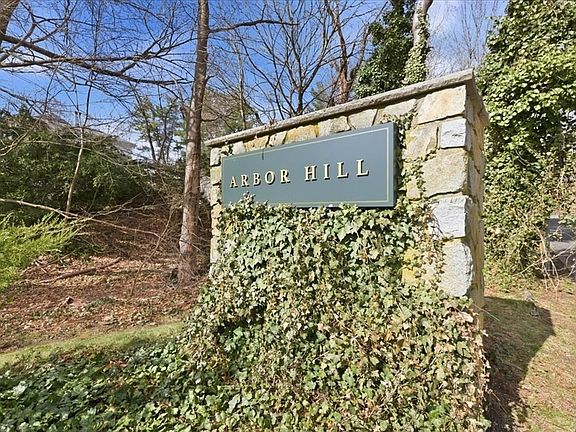 2nd image of 206 Tall Oaks Dr Unit G