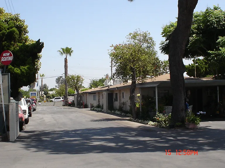Placentia Meadows Apartments — Photo 19