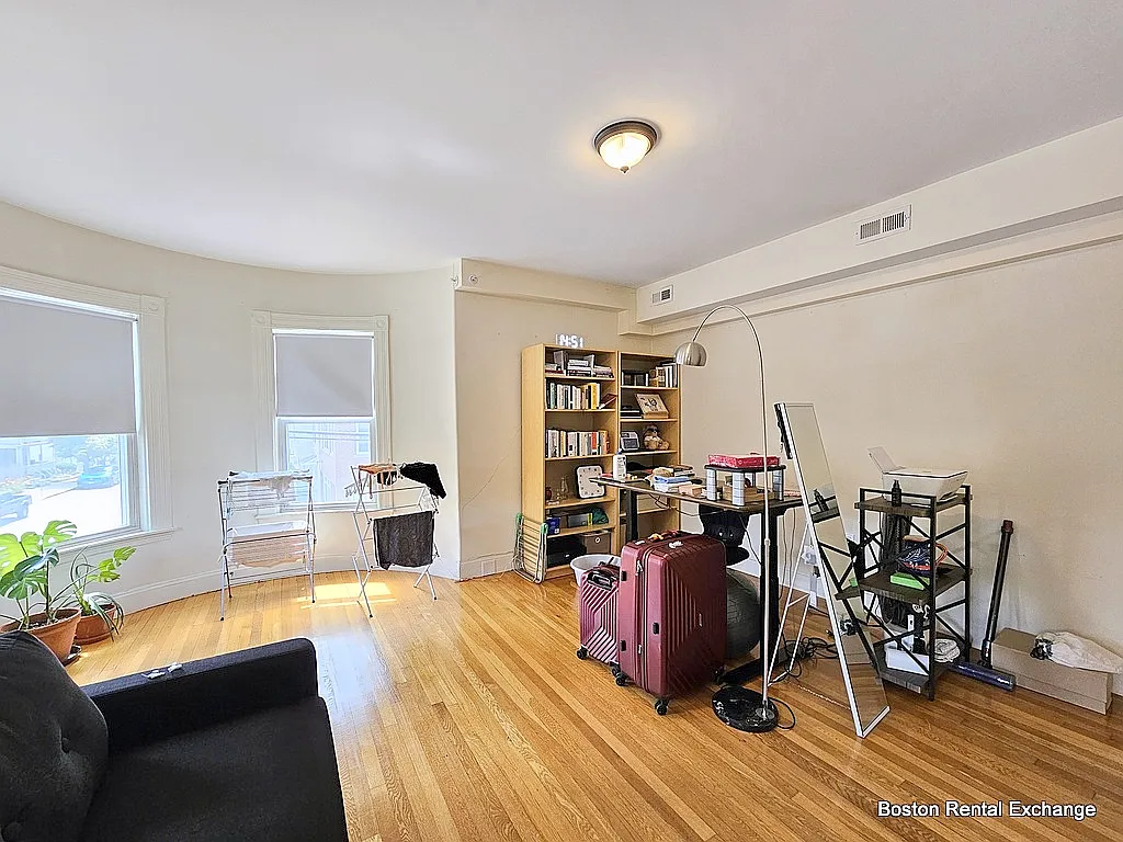 3 bed, 1800 sqft, $4,000 — Photo 3