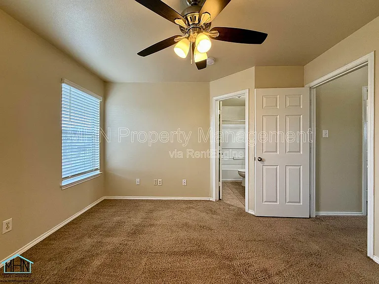 5807 Golf Bnd #2 — Photo 12