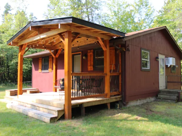 W8873 County Rd W, Crivitz, WI 54114