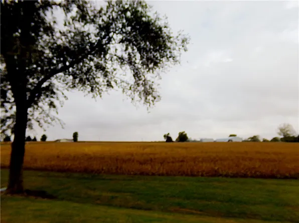 7 Deer Lake Est, Findlay, IL 62534