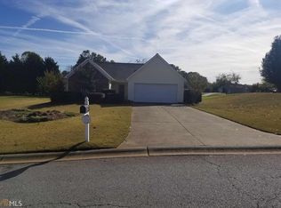 5827 Meadowfield Trce, Flowery Branch, GA 30542