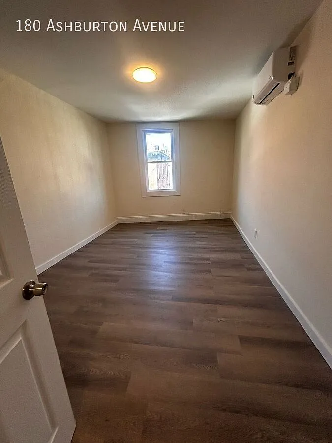 3 bed, $3,000 — Photo 4