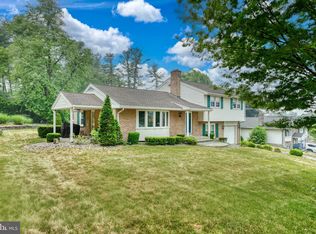 408 Acorn Ln, Reading, PA 19605