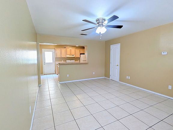 3rd image of 301 E New Hampshire St APT 4