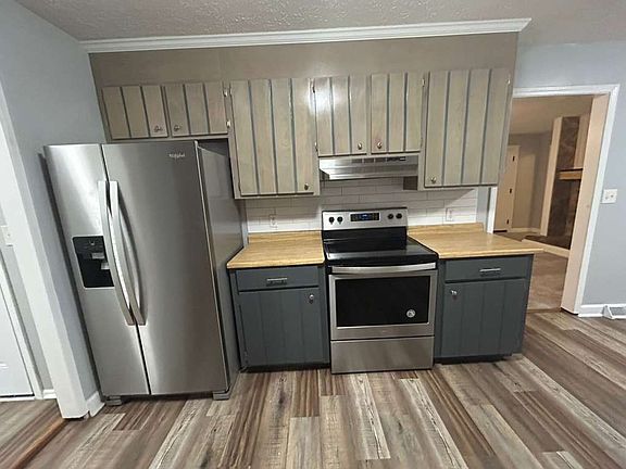 3rd image of 108 Nottingham Ln