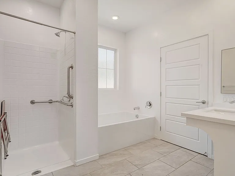 5730 Sky Pointe Dr #190 — Photo 37