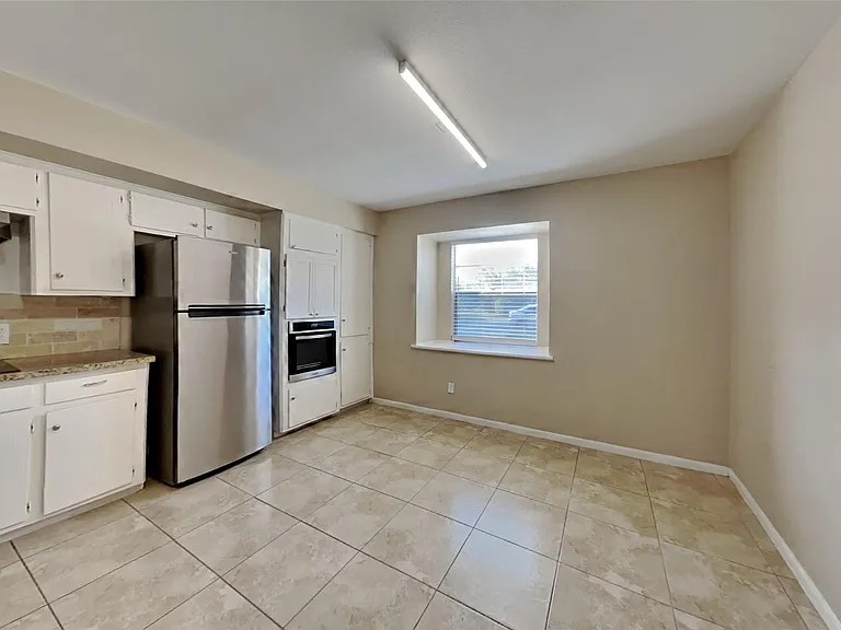 3202 Vandyke Dr — Photo 6
