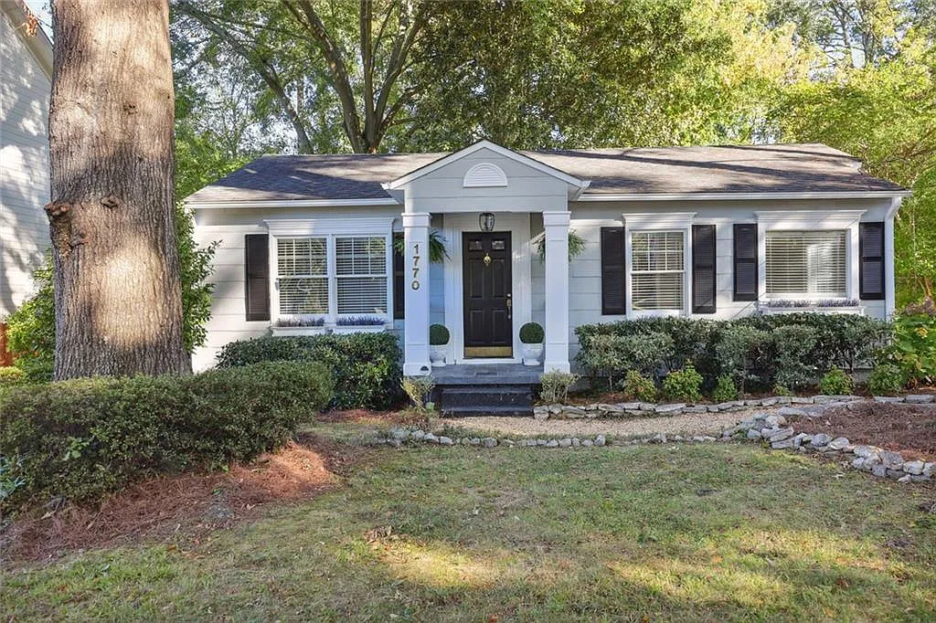 3 bed, 2.0 bath, 1031 sqft, $2,795 — Photo 2