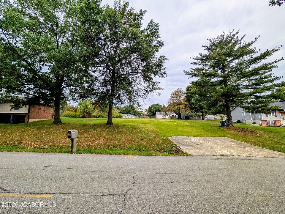 1st image of 333 W Forest Ln