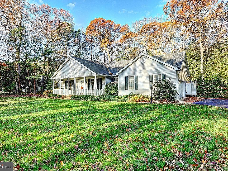 1st image of 19 Greystone Dr