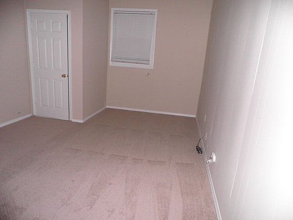 4th image of 109 Essex Rd