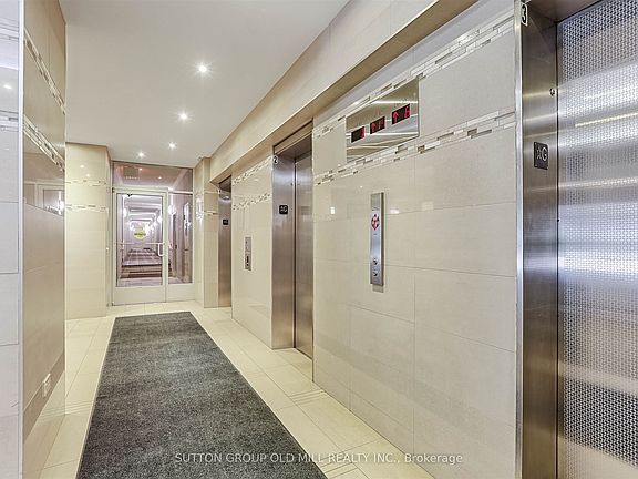 4th image of 240 Scarlett Rd #613