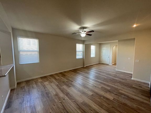 4th image of 232 Garden Trellis Ct