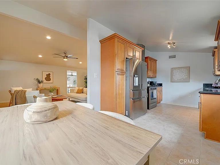 2044 W Spruce Ave — Photo 11