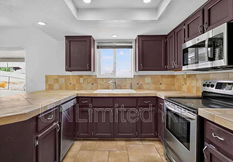 2250 Atlantic Dr — Photo 17