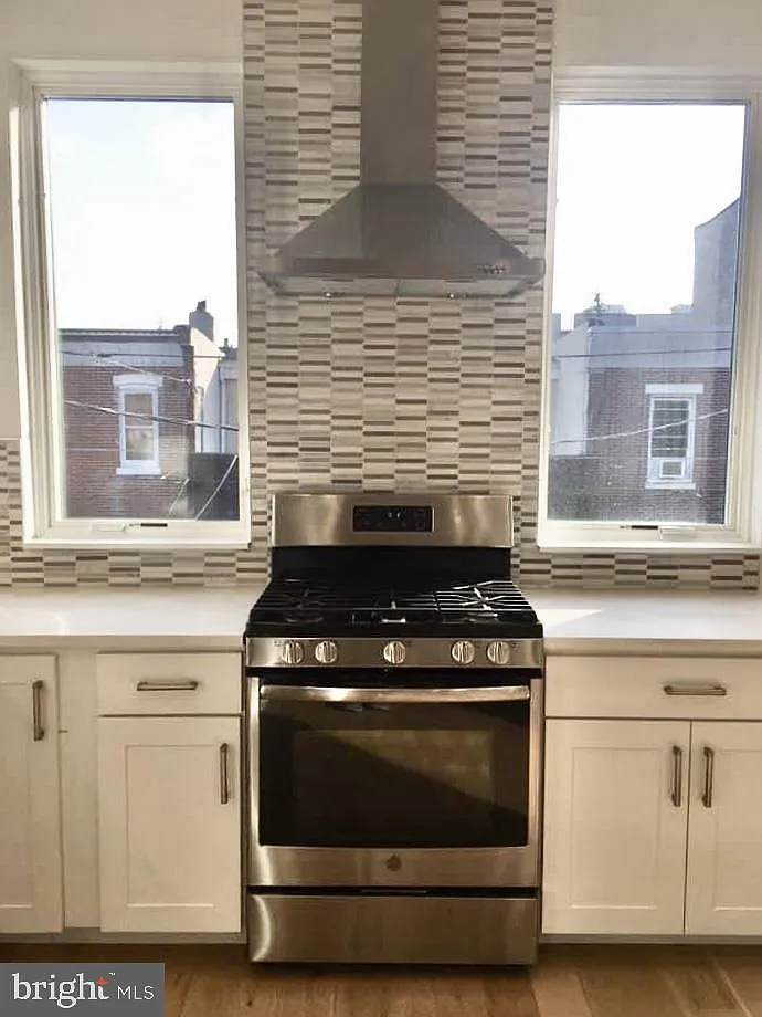 2 bed, 1.5 bath, 1500 sqft, $2,350 — Photo 4