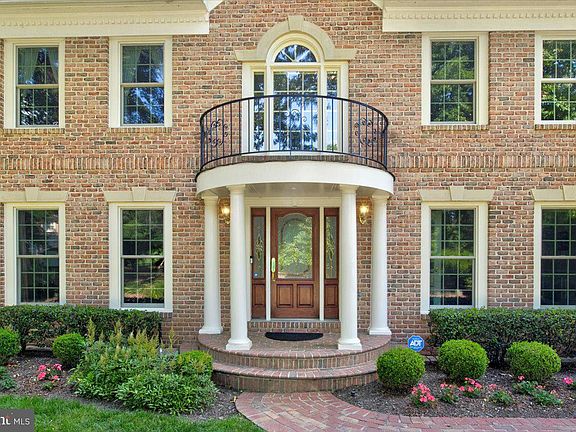 3rd image of 6906 Newby Hall Ct