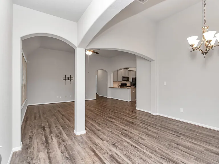 4406 Low Meadow Ln — Photo 6