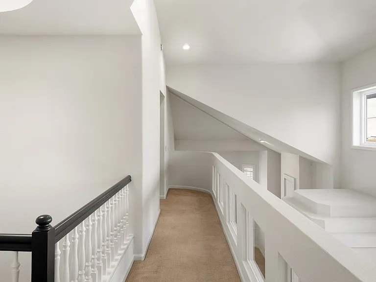 4 Mandalay Ct — Photo 18