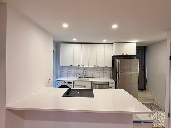 3rd image of 585 Vanderbilt Ave APT 2