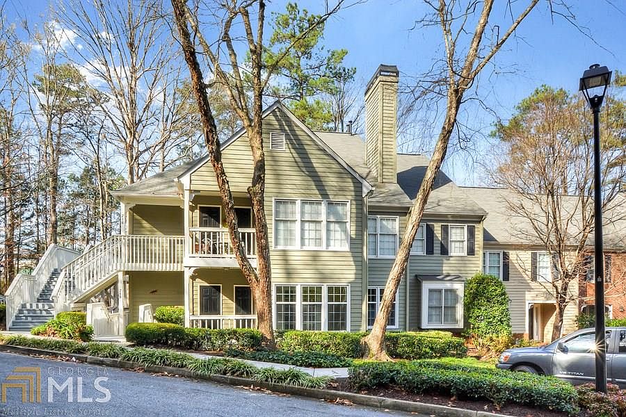 1st image of 208 Bainbridge Dr