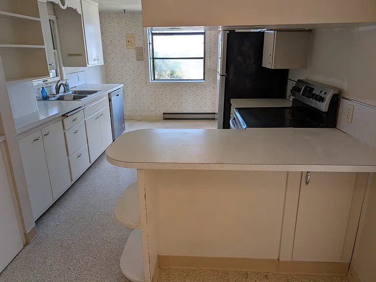 920 Hiatt St — Photo 11