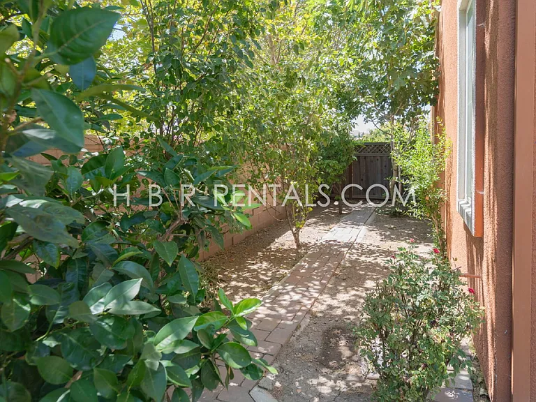 1496 Dairy Dr — Photo 34