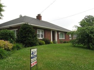 14 Blossom Ln, Schuylkill Haven, PA 17972