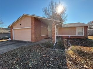 1117 W Fredericksburg St, Broken Arrow, OK 74011