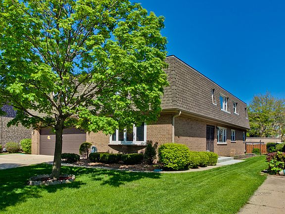 2nd image of 303 N Catino Ct