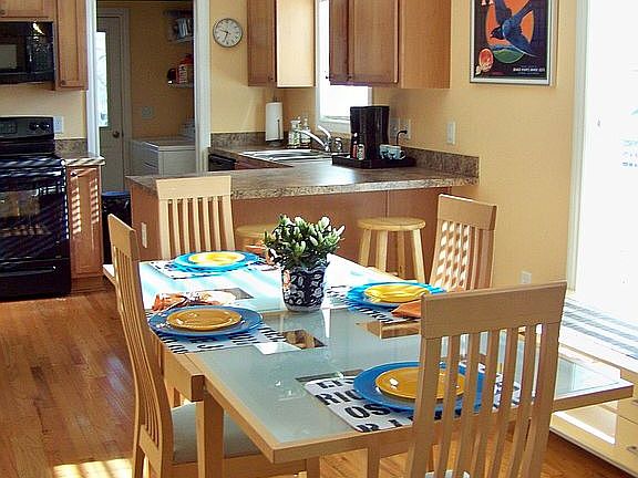 dining room/kitchen