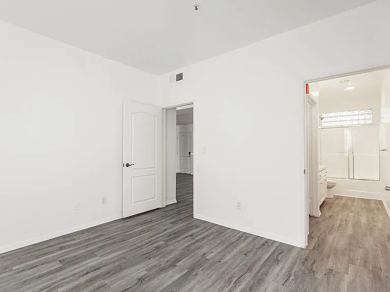 2245 Beverly Glen — Photo 55