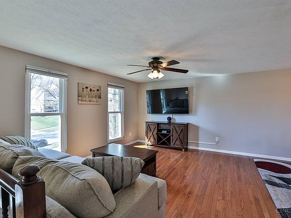 4th image of 8472 Brandonhill Ct