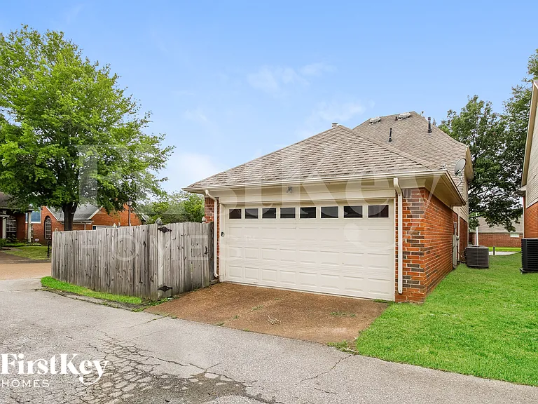 588 N Ericson Dr — Photo 14