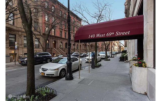 Sold by Douglas Elliman | media 18