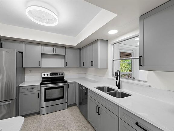 2nd image of 1013 Averly ST