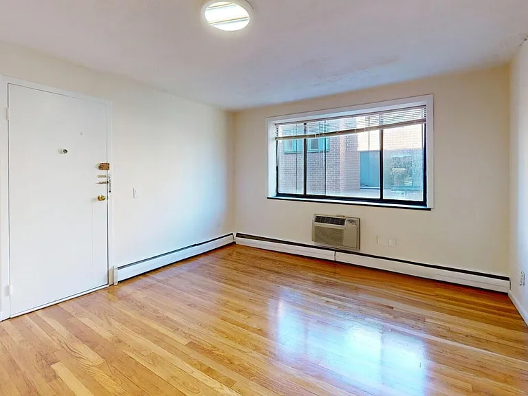 370 Babcock St #3G — Photo 9
