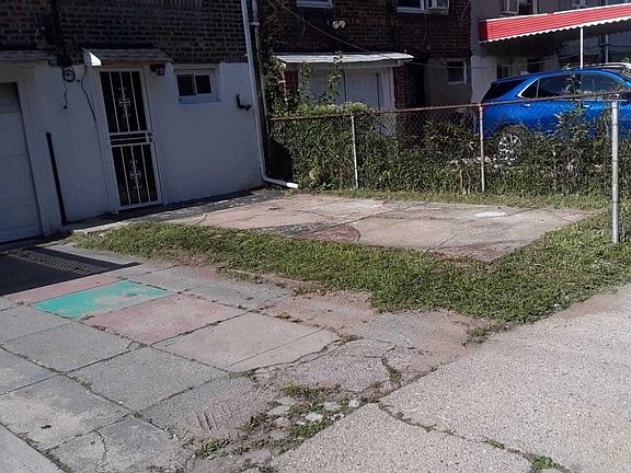 4th image of 16804 Foch Blvd