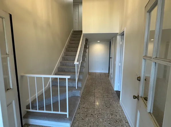 4621 E Greenwood Dr, Anaheim, CA 92807