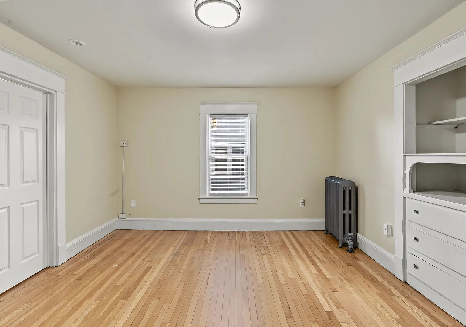 214-216 Oak Grove Ave — Photo 3