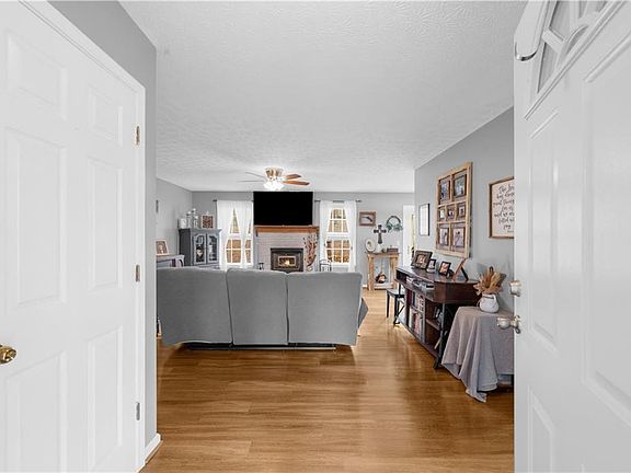 3rd image of 6124 Clyde Conner Rd