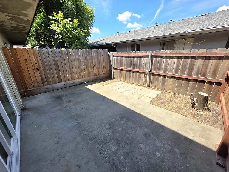 200 W Turner Rd #4 — Photo 17
