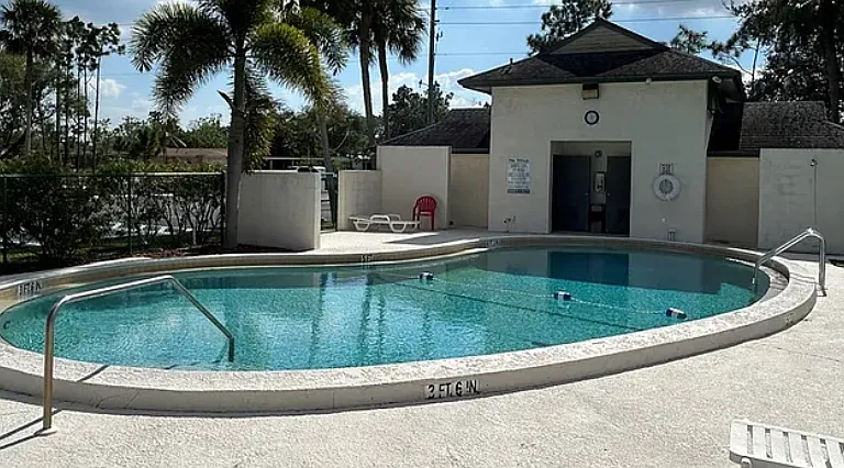 2111 Crystal Dr #2 — Photo 2