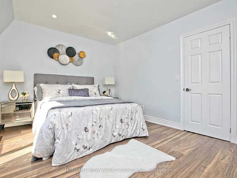 19 Britannia Ave — Photo 14
