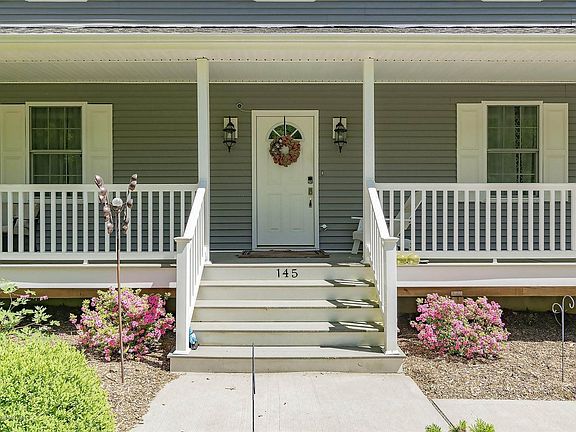 4th image of 145 Newport Ave