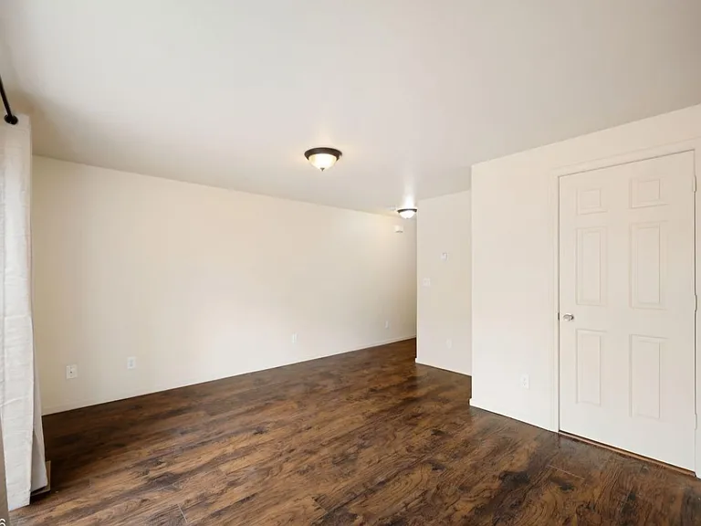 4036 Village Dr — Photo 4