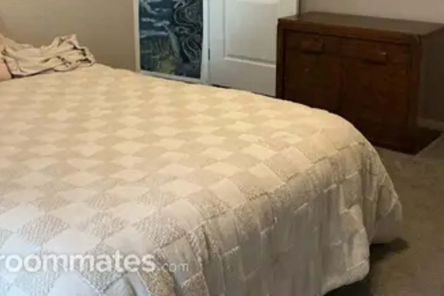 3 bed, 1280 sqft, $1,000 — Photo 1