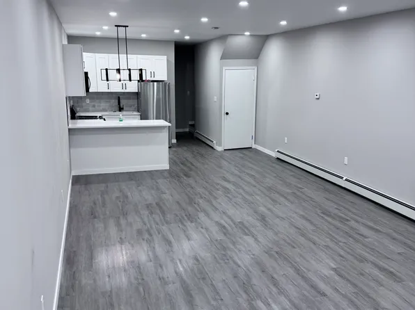 406 Front St, Nanticoke, PA 18634